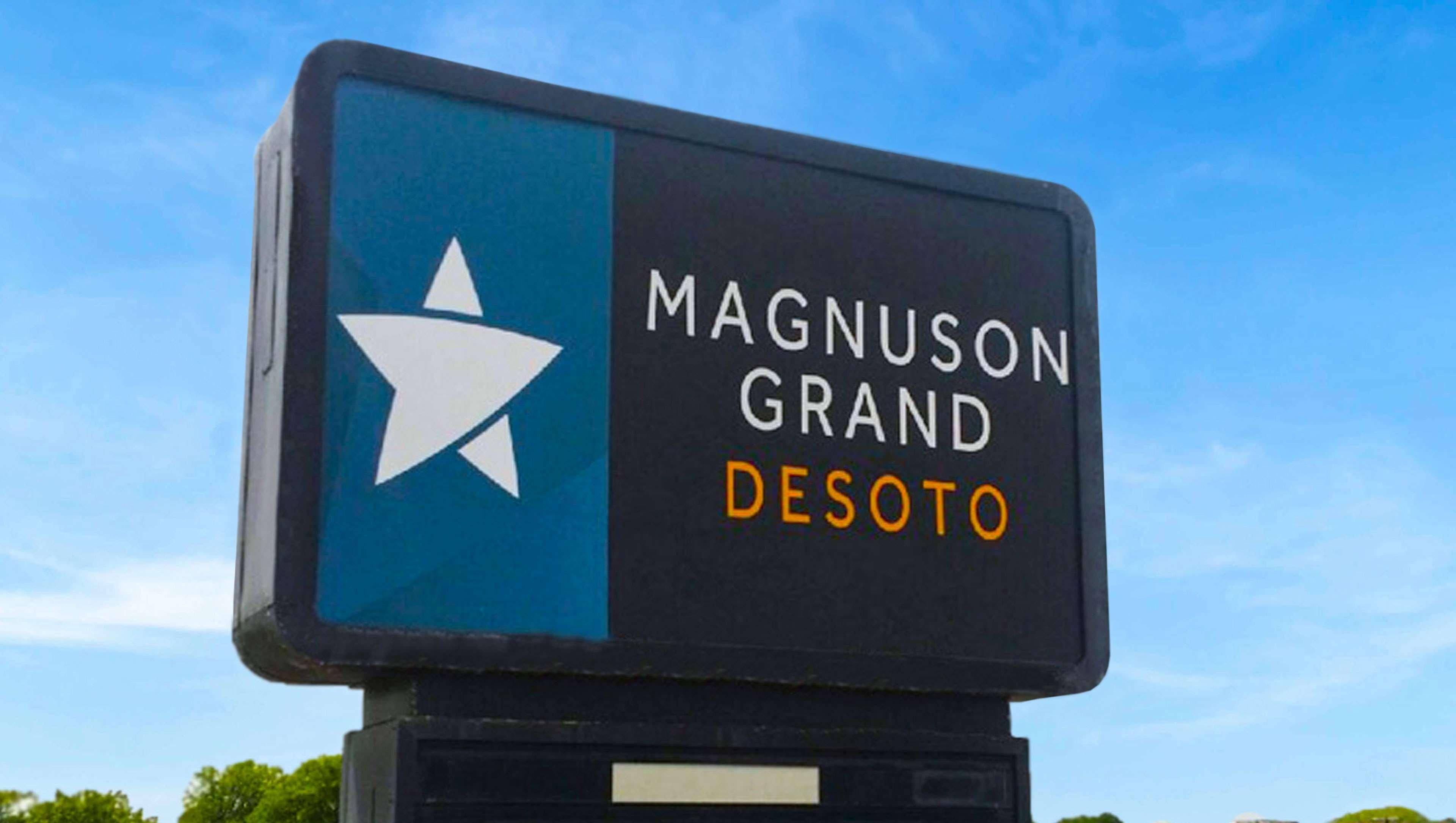 Magnuson Grand Desoto Hotel Ngoại thất bức ảnh